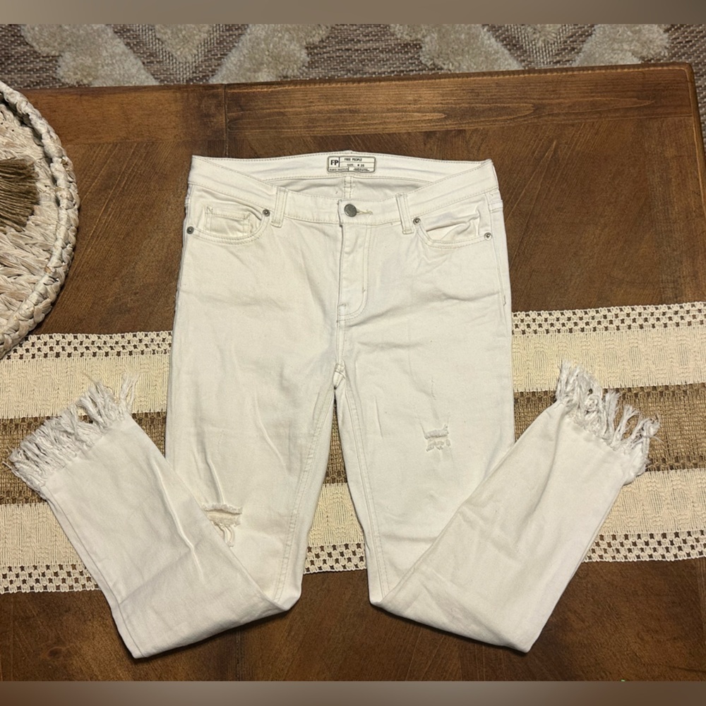 UEC FREE PEOPLE Great Heights Distressed Fringe Frayed Hem White Stretch Sz-25 - Picture 3 of 8